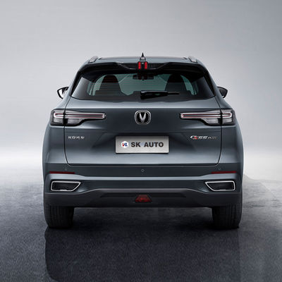 4 puertas 5 asientos Changan CS55 MÁS 2023 la gasolina de la versión 1.5T DCT de la ballena azul