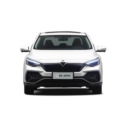 El cruzar largo se extiende el automóvil EV Dongfeng Venucia D60EV de los 420km que se extiende el cruzar largo los coches de los 420km EV para las familias