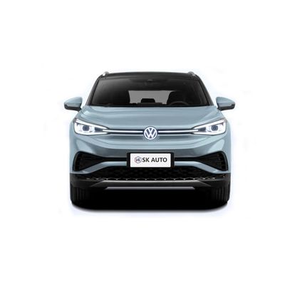 En existencia automóvil EV SUV Volkswagen ID4 X auto parqueando 600 kilómetros de gama para la familia