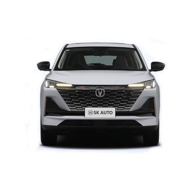 4 puertas 5 asientos Changan CS55 MÁS 2023 la gasolina de la versión 1.5T DCT de la ballena azul