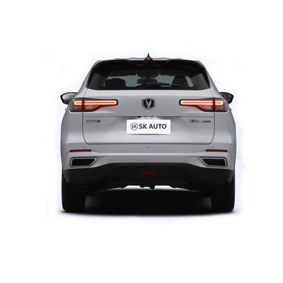 4 puertas 5 asientos Changan CS55 MÁS 2023 la gasolina de la versión 1.5T DCT de la ballena azul