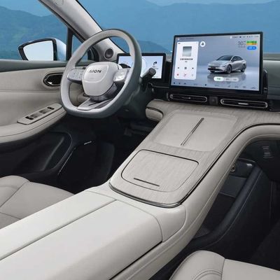 En existencia AION S más la versión elegante los 410/510km del cuello del automóvil EV 4 seater de la puerta 5