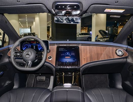 Mercedes EQE 4MATIC Limousine eléctrico con batería de litio ternario de 96,1 KWh y carga de 0,62 horas 255/45 R19