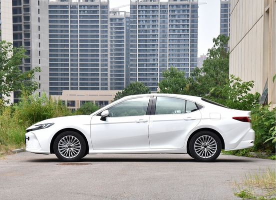 Toyota Modelo de tamaño medio Camry 206Nm Torque 173PS Potencia 2024