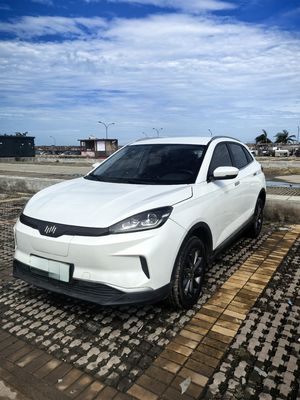 Range usado 400km 160kW SUV eléctrico Weltmeister coche de segunda mano en buen estado Bajo kilometraje Negro