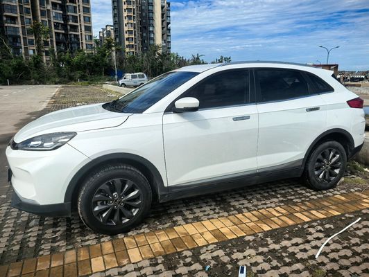 Range usado 400km 160kW SUV eléctrico Weltmeister coche de segunda mano en buen estado Bajo kilometraje Negro