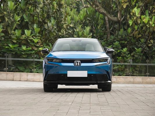 Vehículo eléctrico Honda eNP2 150 kW de potencia y 545 km de autonomía para conducción familiar en el desierto