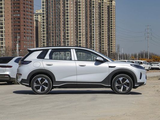 Display de pantalla táctil Características interiores 2025 Modelo BYD EV Coche con techo solar y batería de 60.9kWh Energía de carga rápida Vehículo eléctrico en venta