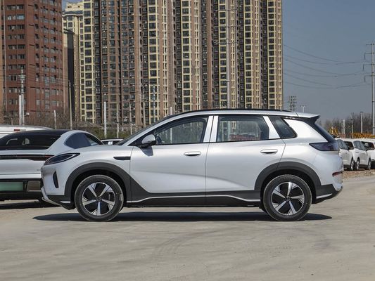 Display de pantalla táctil Características interiores 2025 Modelo BYD EV Coche con techo solar y batería de 60.9kWh Energía de carga rápida Vehículo eléctrico en venta