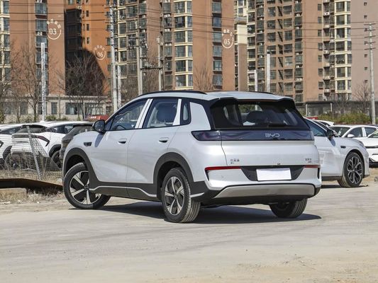 Display de pantalla táctil Características interiores 2025 Modelo BYD EV Coche con techo solar y batería de 60.9kWh Energía de carga rápida Vehículo eléctrico en venta