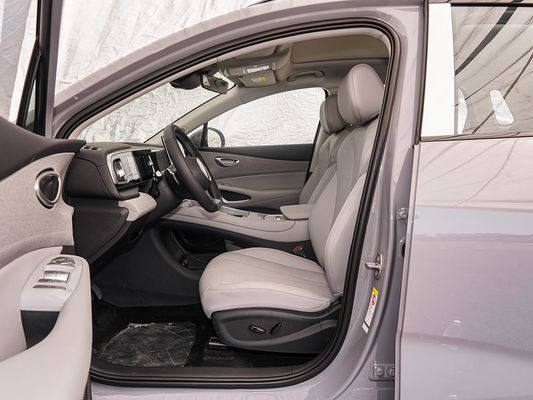 Display de pantalla táctil Características interiores 2025 Modelo BYD EV Coche con techo solar y batería de 60.9kWh Energía de carga rápida Vehículo eléctrico en venta