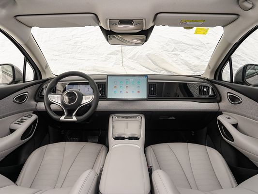 Display de pantalla táctil Características interiores 2025 Modelo BYD EV Coche con techo solar y batería de 60.9kWh Energía de carga rápida Vehículo eléctrico en venta