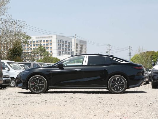 Modelo de vehículo 601km Rango de 83.2kWh Capacidad de la batería AWD Carga rápida Techo solar Alta tensión Confortable para la familia