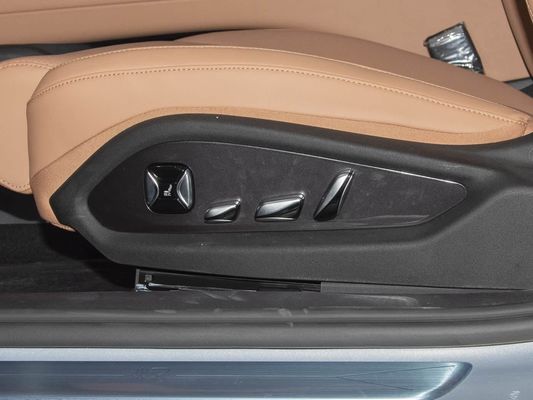 Modelo de vehículo 601km Rango de 83.2kWh Capacidad de la batería AWD Carga rápida Techo solar Alta tensión Confortable para la familia