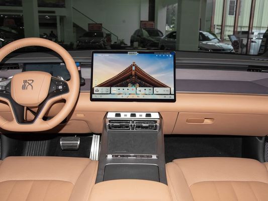 Modelo de vehículo 601km Rango de 83.2kWh Capacidad de la batería AWD Carga rápida Techo solar Alta tensión Confortable para la familia