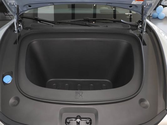 Modelo de vehículo 601km Rango de 83.2kWh Capacidad de la batería AWD Carga rápida Techo solar Alta tensión Confortable para la familia