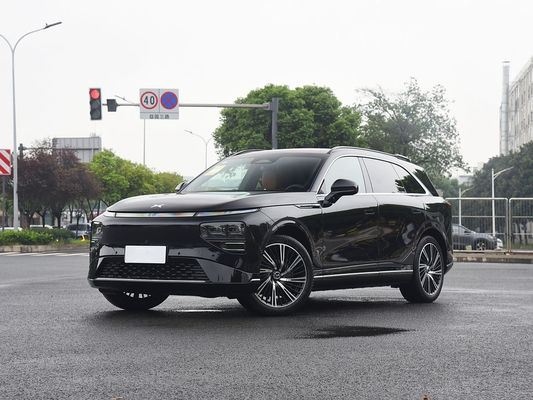 2025 Xpeng G9 SUV totalmente eléctrico 93.1kWh Capacidad de batería 423kW Máxima potencia del motor 680km Largo alcance y carga rápida con techo solar