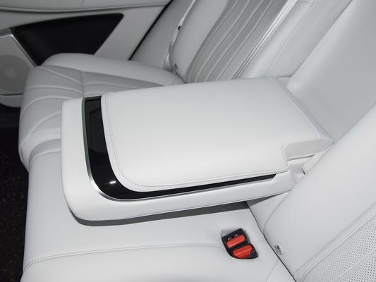 2025 Xpeng G9 SUV totalmente eléctrico 93.1kWh Capacidad de batería 423kW Máxima potencia del motor 680km Largo alcance y carga rápida con techo solar