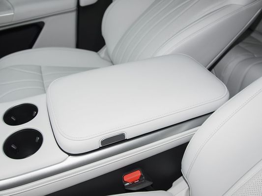 2025 Xpeng G9 SUV totalmente eléctrico 93.1kWh Capacidad de batería 423kW Máxima potencia del motor 680km Largo alcance y carga rápida con techo solar