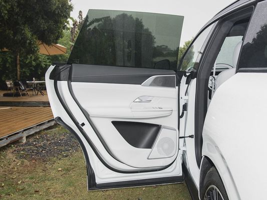 2025 Xpeng G9 SUV totalmente eléctrico 93.1kWh Capacidad de batería 423kW Máxima potencia del motor 680km Largo alcance y carga rápida con techo solar