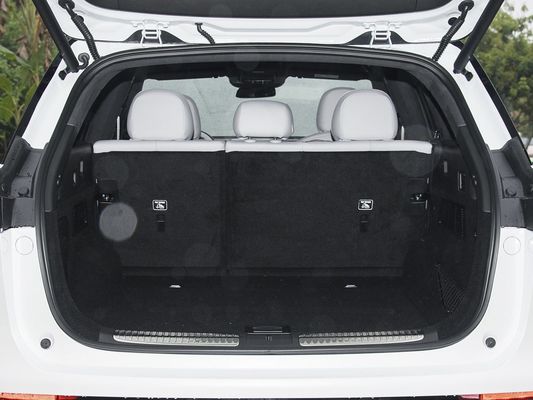 2025 Xpeng G9 SUV totalmente eléctrico 93.1kWh Capacidad de batería 423kW Máxima potencia del motor 680km Largo alcance y carga rápida con techo solar