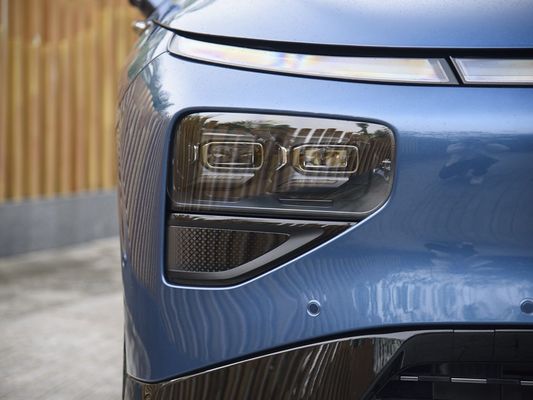 Maximice su experiencia de conducción con el Xpeng G9 Vehículo eléctrico de carga rápida Torque máximo del motor 695N.m Potencia máxima del motor 423kW Velocidad máxima 200km/h