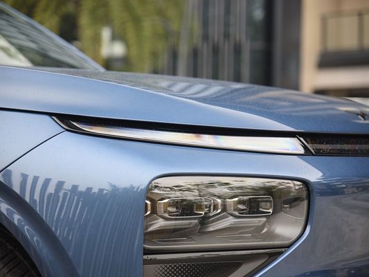 Maximice su experiencia de conducción con el Xpeng G9 Vehículo eléctrico de carga rápida Torque máximo del motor 695N.m Potencia máxima del motor 423kW Velocidad máxima 200km/h