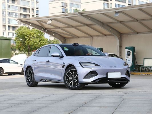 2025 BYD Vehículo eléctrico sello EV Smart Modelo 650KM Largo alcance 80.64kWh Batería de carga rápida Venta caliente con techo solar