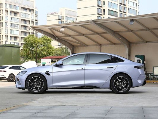 2025 BYD Vehículo eléctrico sello EV Smart Modelo 650KM Largo alcance 80.64kWh Batería de carga rápida Venta caliente con techo solar
