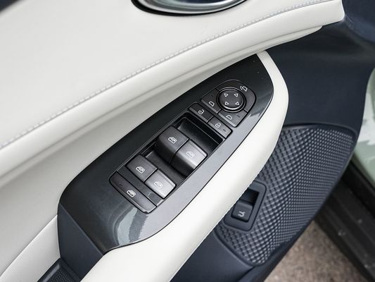 2025 BYD Sello del vehículo eléctrico 06GT Tiempo de carga rápida de 0.33 Hrs y rendimiento Largo alcance 550KM Batería grande con techo solar para la familia