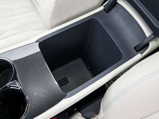 2025 BYD Sello del vehículo eléctrico 06GT Tiempo de carga rápida de 0.33 Hrs y rendimiento Largo alcance 550KM Batería grande con techo solar para la familia