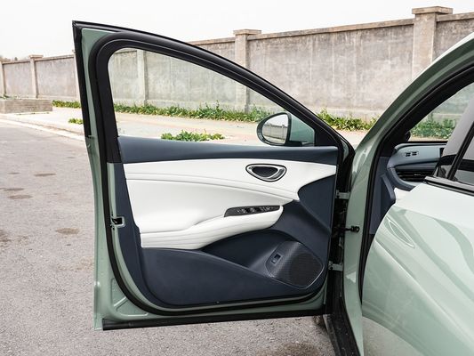 2025 BYD Sello del vehículo eléctrico 06GT Tiempo de carga rápida de 0.33 Hrs y rendimiento Largo alcance 550KM Batería grande con techo solar para la familia