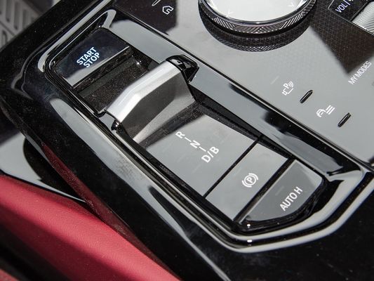 2025 BMW I5 Coches eléctricos de lujo Buen rendimiento xDrive Largo alcance 651KM EV de carga rápida Nuevo modelo de sedán con techo solar BMW Serie 5