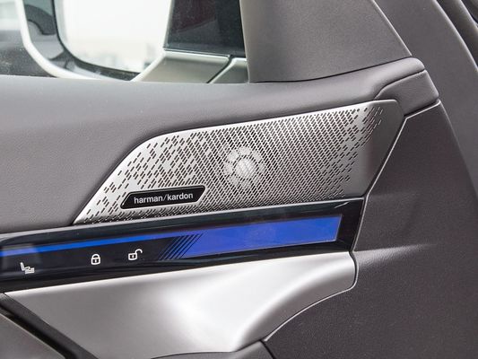 2025 BMW I5 Coches eléctricos de lujo Buen rendimiento xDrive Largo alcance 651KM EV de carga rápida Nuevo modelo de sedán con techo solar BMW Serie 5