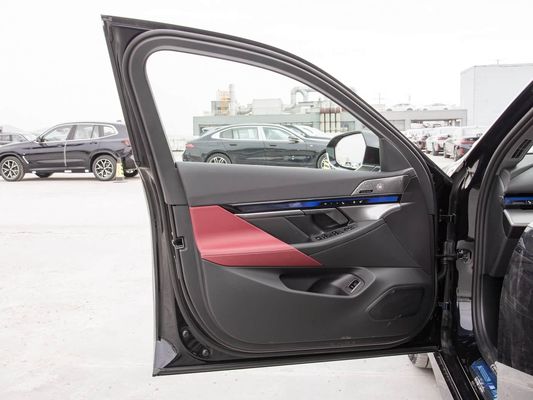2025 BMW I5 Coches eléctricos de lujo Buen rendimiento xDrive Largo alcance 651KM EV de carga rápida Nuevo modelo de sedán con techo solar BMW Serie 5