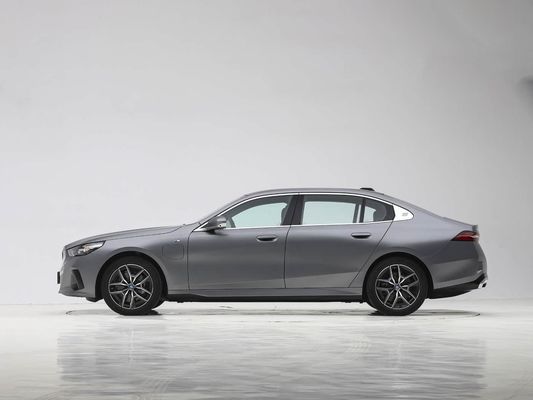 Nuevo modelo BMW I5 eDrive 2025 Venta caliente Vehículo eléctrico Largo alcance Más de 700KM EV Limousine de carga rápida Limousine con techo solar Gran espacio