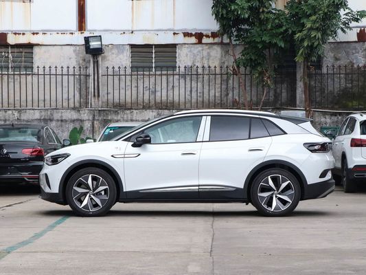 Inmejorable rendimiento VW ID4 coche eléctrico de segunda mano con un alcance de 600 km y un techo solar panorámico que no se puede abrir
